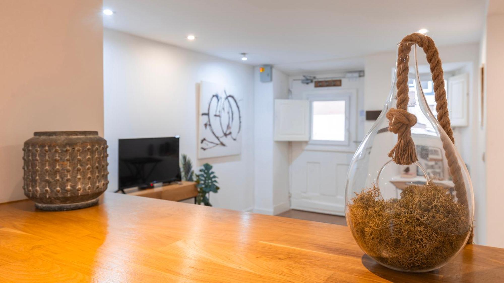Apartment 1bdr With Terrace In Alfama Centre By Lovelystay Lissabon