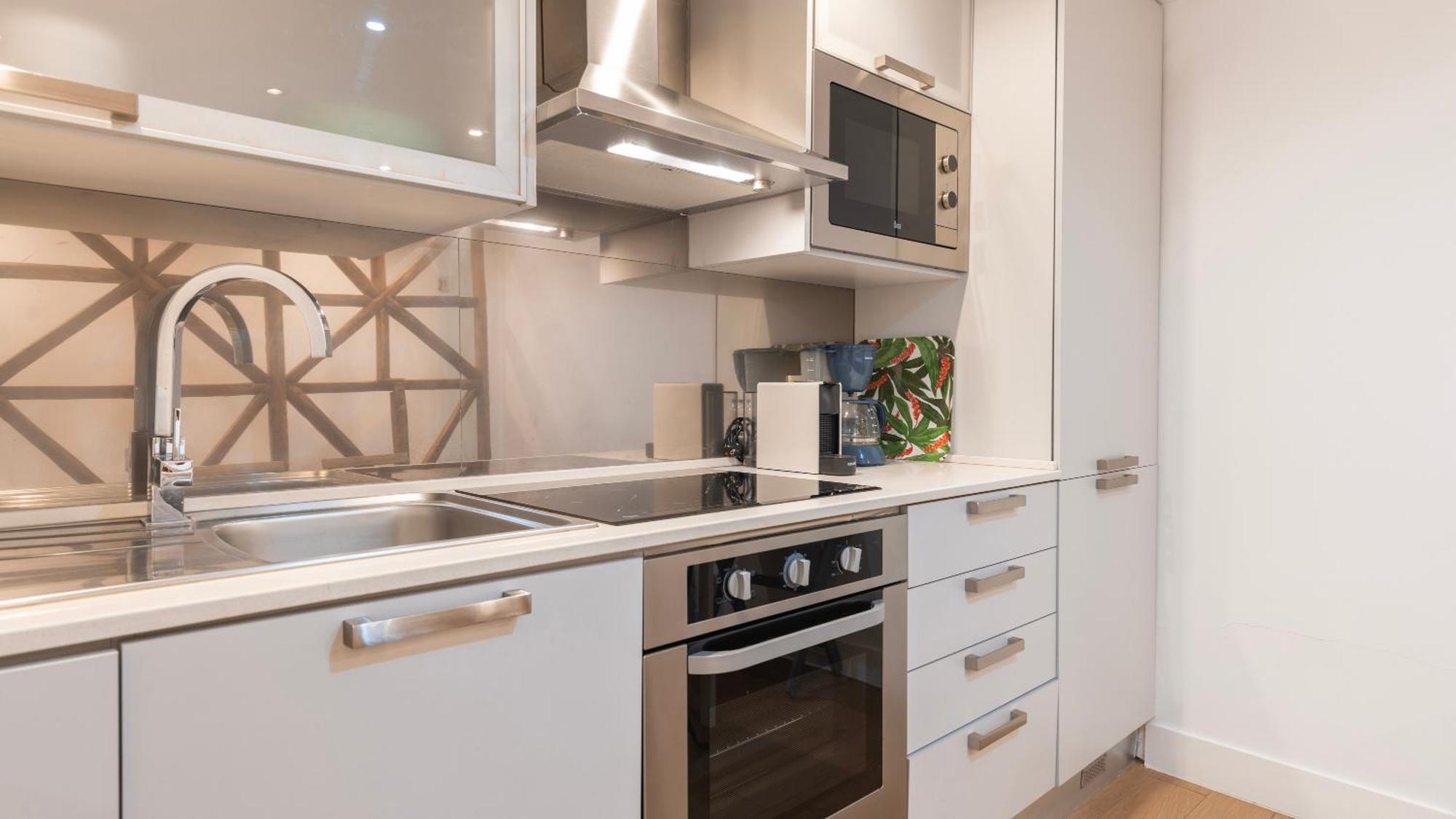 1bdr With Terrace In Alfama Centre By Lovelystay Apartment *