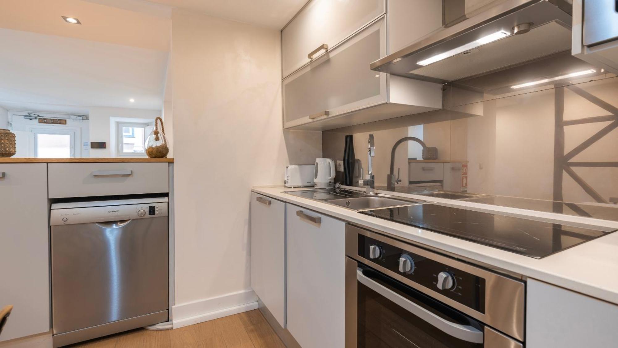 1bdr With Terrace In Alfama Centre By Lovelystay Apartment